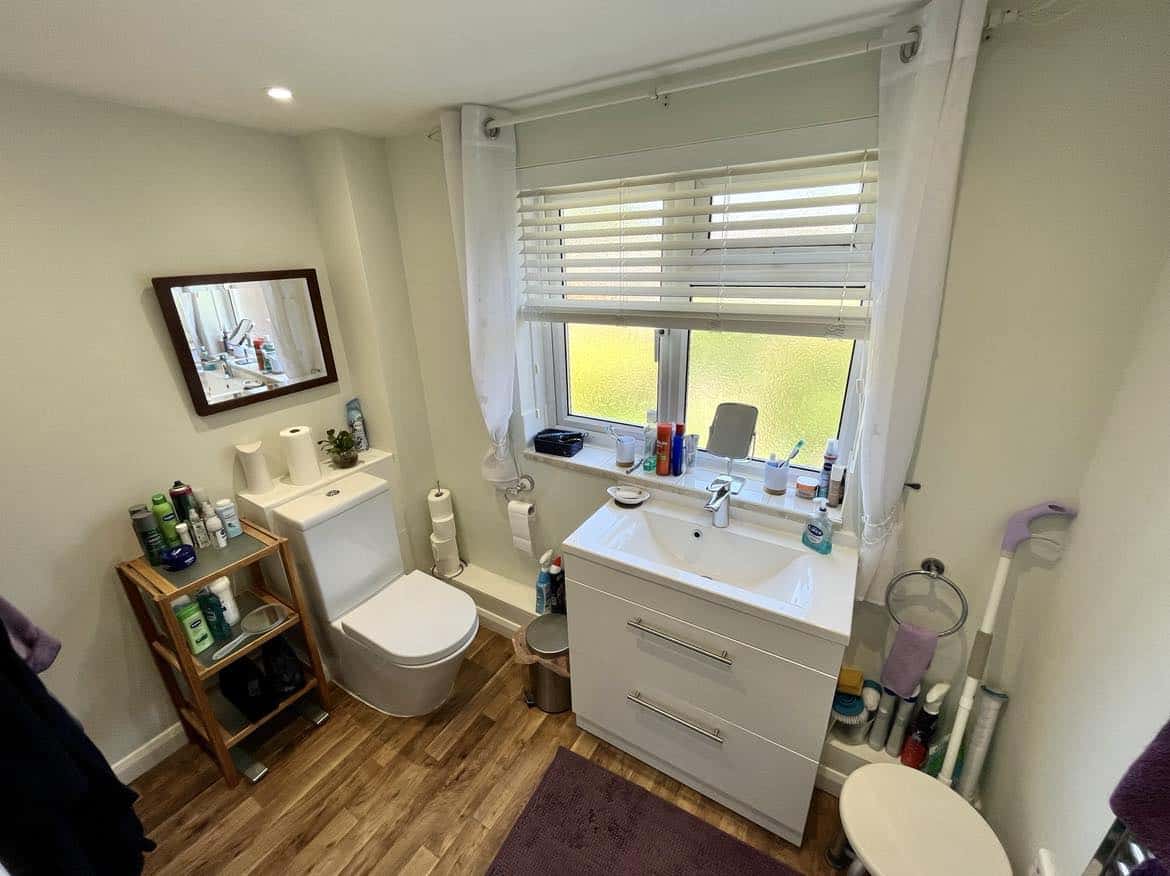 ST JOHNS ROAD, THATCHAM Henwick Properties