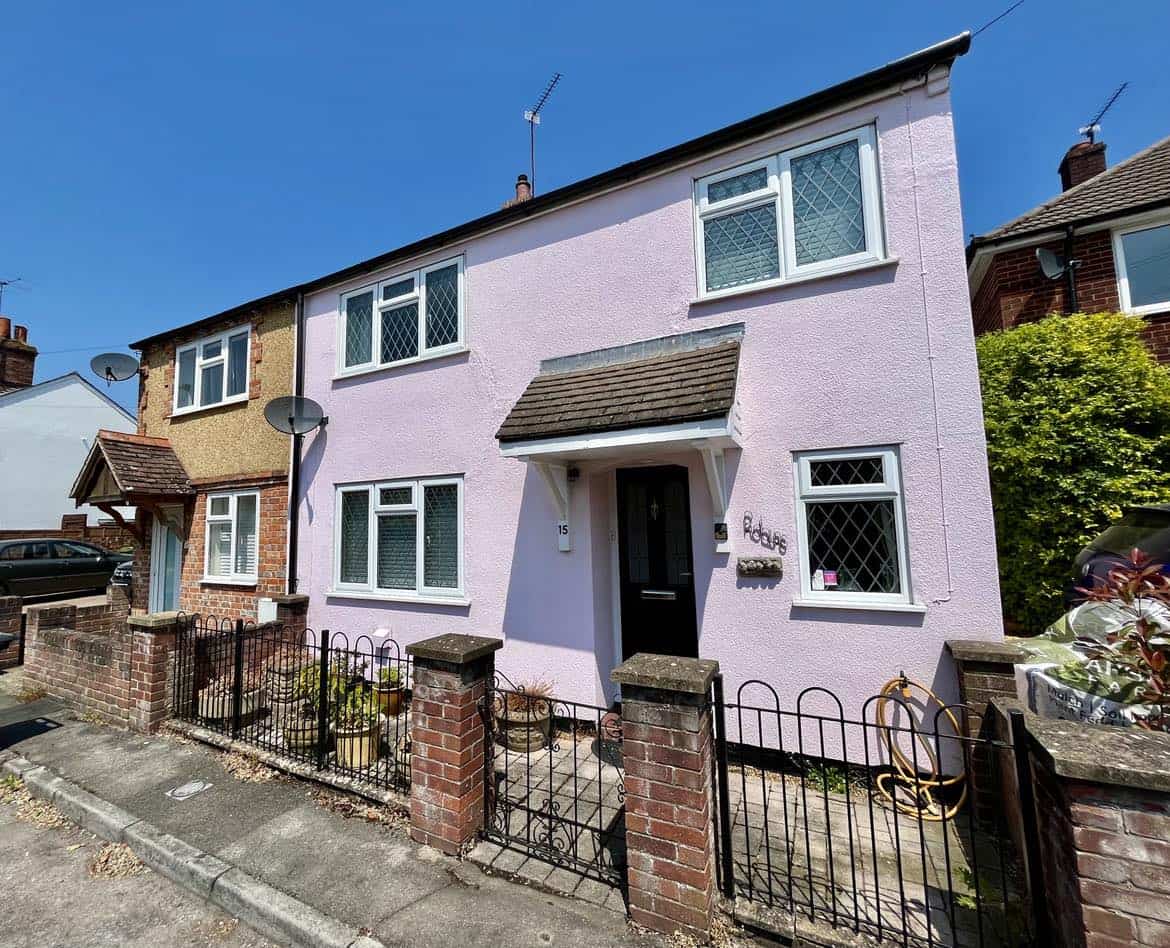 ST JOHNS ROAD, THATCHAM Henwick Properties