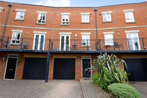 HENNESEY CRESCENT, NEWBURY